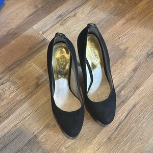Michael Kors black suede platform heel size 6.5 ￼